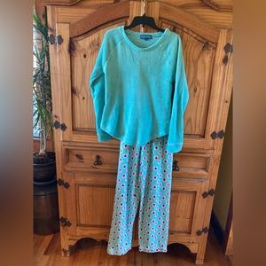 Women Pajama Mania blue pink fleece cupcake 2 piece long sleeve pajamas size L
